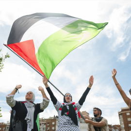 Varias personas durante el circuito reivindicativo en apoyo a la Global Sumad Flotilla, en el Parque de Madrid Río, a 31 de agosto de 2025, en Madrid (España).