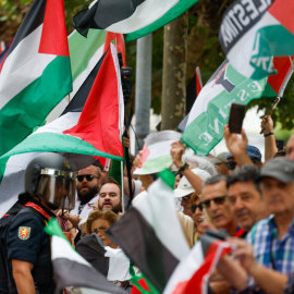 La plataforma Gernika-Palestina protesta contra la presencia del equipo Israel-Premier Tech en la Vuelta.