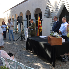Acte al cementiri de Claravalls on s'han retornat les restes del soldat republicà Julio Lizana.