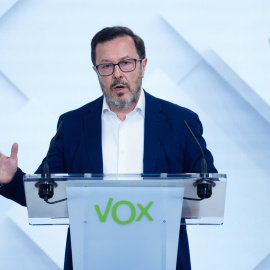 El portavoz nacional de Vox, José Antonio Fúster, en una rueda de prensa.
