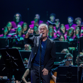 El cantautor Víctor Manuel durante su gira sinfónica.