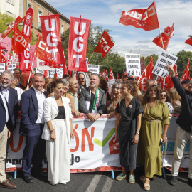 Pepe Álvarez, Unai Sordo y la ministra de Juventud e Infancia, Sira Rego, frente al Congreso durante la concentración en favor de la reducción de la jornada laboral.