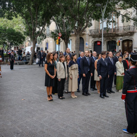 L'ofrena floral a Rafael Casanova que ha fet el Govern, encapçalat per Salvador Illa, aquest 11 de setembre del 2025.