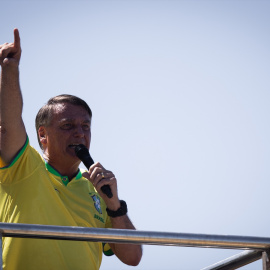 Foto de archivo de Jair Bolsonaro en una manifestación por la libertad de expresión en la playa de Copacabana, Río de Janeiro.21 April 2024, Brazil, Rio De Janeiro: Former Brazilian President Jair Bolsonaro speaks to his supporters during a demonstration for freedom of expression on Copacabana beach in Rio de Janeiro. Photo: Joao Gabriel Alves/dpa21/4/2024 ONLY FOR USE IN SPAIN