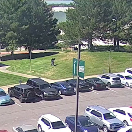 Imagen distribuida por el FBI del sospechoso de disparar al activista ultra Charlie Kirk.