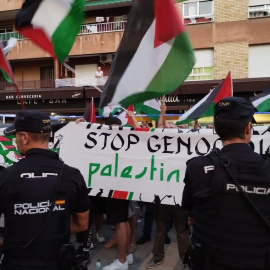 Demostración en apoyo a Palestina durante el pregón de Móstoles.