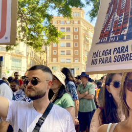 Masiva manifestación en Málaga en junio de 2024 con el lema 'Málaga para vivir, no para sobrevivir'.