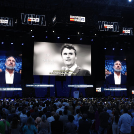 El líder de Vox, Santiago Abascal, durante un homenaje a Charlie Kirk en el evento 'Europa Viva 25'.
