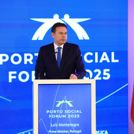 El primer ministro portugués, Luis Montenegro, en una alocución pública durante el Foro Social de Oporto.