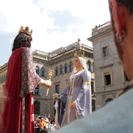Els gragants de Barcelona ballant a la plaça Sant Jaume el 2024