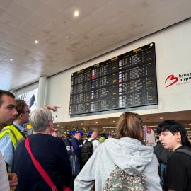 Viajeros en el Aeropuerto de Bruselas, afectado por un ciberataque desde el pasado viernes.
