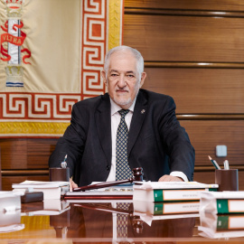 (Foto de ARCHIVO)El presidente del Tribunal Constitucional, Cándido Conde-Pumpido, durante un Pleno jurisdiccional del Tribunal Constitucional, en la sede del TC, a 23 de junio de 2025, en Madrid (España). El Tribunal Constitucional (TC) celebra desde hoy, 23 de junio, un Pleno monográfico sobre la ley de amnistía donde se adentrará de lleno en el estudio de la ponencia redactada por la vicepresidenta del TC para responder al recurso presentado por el PP, que avala lo esencial de la norma jurídica. Se espera que la mayoría progresista apoye el borrador y que la sentencia llegue hacia final de semana.Carlos Luján / Europa Press23/6/2025