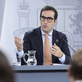 El ministro de Economía, Comercio y Empresa, Carlos Cuerpo, interviene durante una rueda de prensa tras el Consejo de Ministros, en el Palacio de la Moncloa, a 23 de septiembre de 2025.