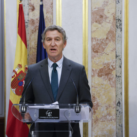 MADRID, 24/09/2025.- El presidente del PP, Alberto Núñez Feijóo, ofrece una rueda de prensa en el marco de la sesión de control al Gobierno en el Congreso de los Diputados en Madrid, este miércoles. EFE/ J.J. Guillén