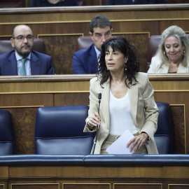 La ministra de Igualdad, Ana Redondo, interviene durante una sesión de control en el Gobierno, en el Congreso de los Diputados.