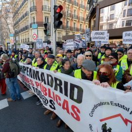 Diferentes asociaciones de pensionistas protestan ante la sede del PP en enero de 2025.