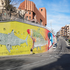 El mural de l'artista urbà BLU al Carmel