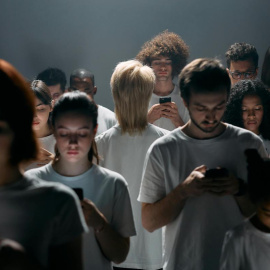 La adicción al móvil es un problema de la sociedad contemporánea.