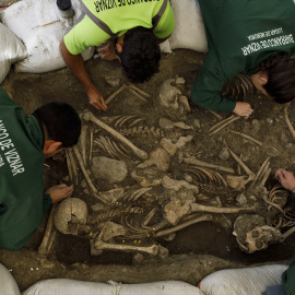 El Gobierno da más fondos para exhumaciones y apunta a que se han realizado casi 9.000 de las 20.000 previstas.