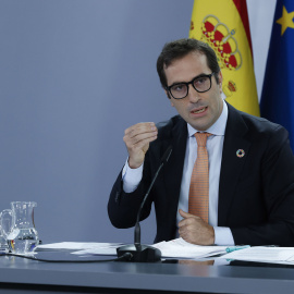 El ministro de Economía, Carlos Cuerpo durante una rueda de prensa tras el Consejo de Ministros, en el Palacio de la Moncloa.