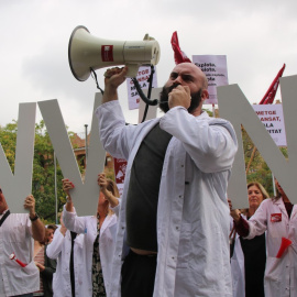 La mobilització dels metges catalans davant del Departament de Salut amb motiu de la vaga d'aquest divendres.