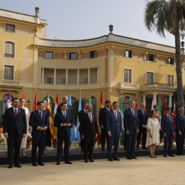 Foto de familia de las autoridades asistentes a la XXVIII Conferencia de Presidentes, en Palau de Pedralbes de Barcelona, a 6 de junio de 2025
