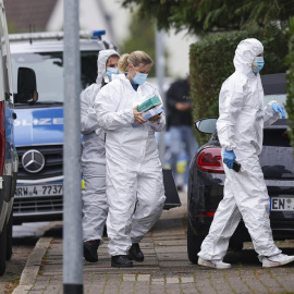 La policía llega al lugar del ataque a la alcaldesa del SPD en Alemania.