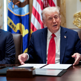 El presidente de EEUU, Donald Trump, al inicio de la reunión de gabinete.