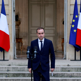 Sebastien Lecornu, en una declaración a los medios en el palacete Matignon, la residencia oficial al primer ministro del Gobierno de Francia.