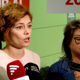 La secretària general d'ERC, Elisenda Alamany, i la presidenta de la Federació de Barcelona del partit, Creu Camacho.