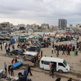 Vista de un mercado callejero en Ciudad de Gaza durante el alto el fuego entre Israel y Hamas.