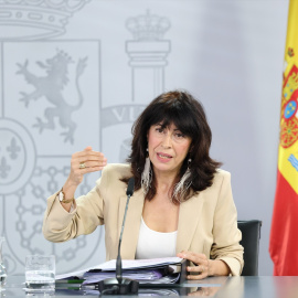La ministra de Igualdad, Ana Redondo, durante una rueda de prensa posterior al Consejo de Ministros, en el Palacio de La Moncloa, a 30 de septiembre de 2025, en Madrid (España).