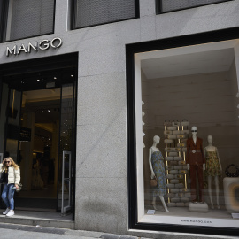Fachada de una tienda de Mango, en una imagen de archivo.