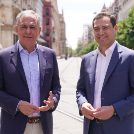 El alcalde de Sevilla, José Luis Sanz, junto a Moreno Bonilla.