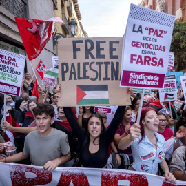 Concentración frente al Ministerio de Exteriores con motivo de la huelga general por Palestina