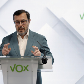 El portavoz de Vox, José Antonio Fúster durante la rueda de prensa posterior al Comité Ejecutivo Nacional de la formación, este lunes en Madrid. EFE/ Mariscal