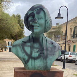 Vandalizan el busto de Aurora Picornell con pintadas nazis.El busto de Aurora Picronell, ubicado en el paseo del Molinar, ha sido vandalizado con pintadas nazis. En concreto, tanto el busto como la placa han amanecido con esvásticas y otras pintadas de simbología nazi.POLITICA MEMÒRIA DE MALLORCA