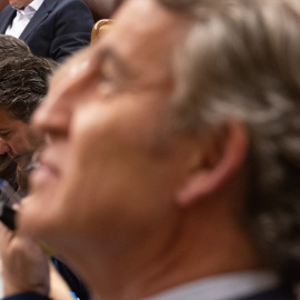 Alberto Núñez Feijóo y Santiago Abascal, durante una sesión de control al Gobierno.