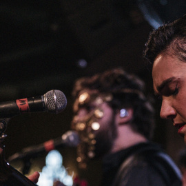 Foto: Raquel Sánchez, guitarrista del grupo Los Jaleo.