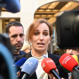 La ministra de Sanidad, Mónica García, atiende a los medios de comunicación al término del pleno del Consejo Interterritorial del Sistema Nacional de Salud.