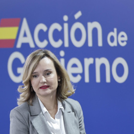 La portavoz y ministra de Educación, Formación Profesional y Deportes, Pilar Alegría, a su llegada a la rueda de prensa posterior a la reunión del Consejo de Ministros, este martes en Moncloa