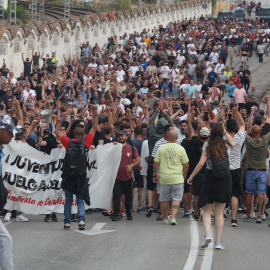Foto de ARCHIVO)Trabajadores del metal durante la huelga de hoy. A 24 de junio de 2025, en Cádiz (Andalucía, España). Las incidencias en carreteras de la Bahía de Cádiz han vuelto a primera hora de la mañana de este martes después de que los trabajadores del metal no hayan respaldado el preacuerdo alcanzado el domingo entre UGT, como sindicato mayoritario, y la Federación de Empresarios del Metal de la Provincia de Cádiz (Femca).Nacho Frade / Europa Press24/6/2025