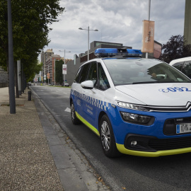 (Foto de ARCHIVO)Un vehículo de la Policía Municipal de Navarra, en la  manifestación por el fin de la dispersión de los presos de ETA, en la nueva estación de autobuses, a 3 de julio de 2021, en Pamplona, Navarra (España). El Gobierno ha terminado con la dispersión de los presos de ETA en Andalucía, una de las comunidades que históricamente ha acogido a más presos. Instituciones Penitenciarias ha acordado trasladar a cárceles cercanas al País Vasco a los últimos cuatro presos que cumplen condena en esta comunidad.Eduardo Sanz / Europa PressETA;MANIFESTACION;PRESOS;SARE;ESPAÑA;PAMPLONA;NAVARRA;IRUÑA;EUROPA PRESS;SANZ NIETO03/7/2021