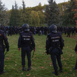 El acto convocado en el campus de la Universidad de Navarra por el agitador ultra Vito Quiles, pese a ser finalmente suspendido, ha provocado disturbios.