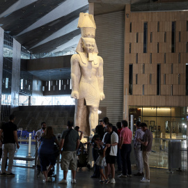 Una estatua del rey Ramsés II, uno de los monumentos más emblemáticos del país.