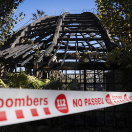 La cúpula de madera del restaurante de eventos de los hermanos Roca, el Mas Marroch, ha ardido por completo en un incendio.
