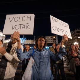 Concentración en Valencia tras la dimisión de Mazón