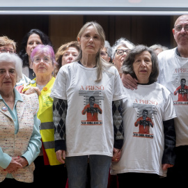 Rosa Álvarez, Dolores Ruíz y Ernesto Miguel Martínez Alfaro, tres de los familiares de víctimas de la DANA que han comparecido este martes en el Congreso.