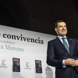 Moreno Bonilla en un acto publicitario de su libro.