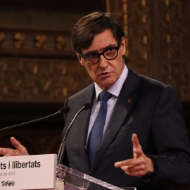 El president Salvador Illa en l'acte de commemoració de la fundació de l'Assemblea de Catalunya, al Paranimf de la UB.